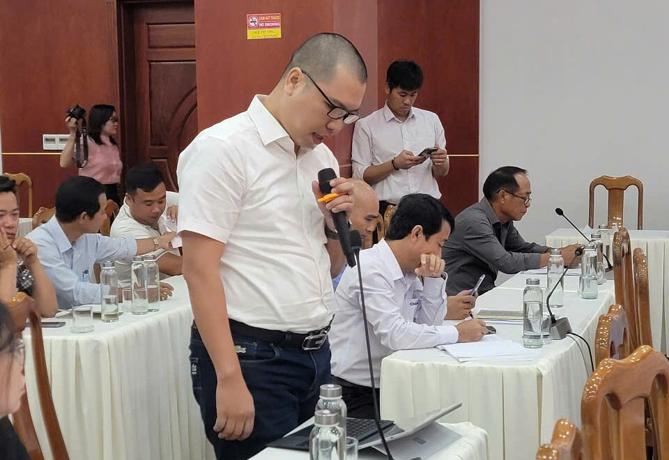 ông Nguyễn Đình Hoài Phát trình bày hướng đi phát triển bền vững cho Tỉnh